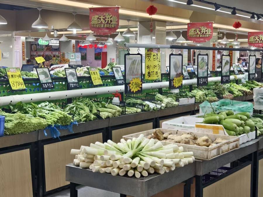 老菜場改完什麼樣？能喝咖啡品美食剪頭髮，還有平價菜，食品安全天天查