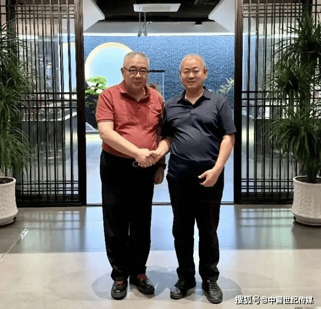 錢文忠蒞臨汾陽杏花村老酒收藏協會共話老酒文化傳承發展