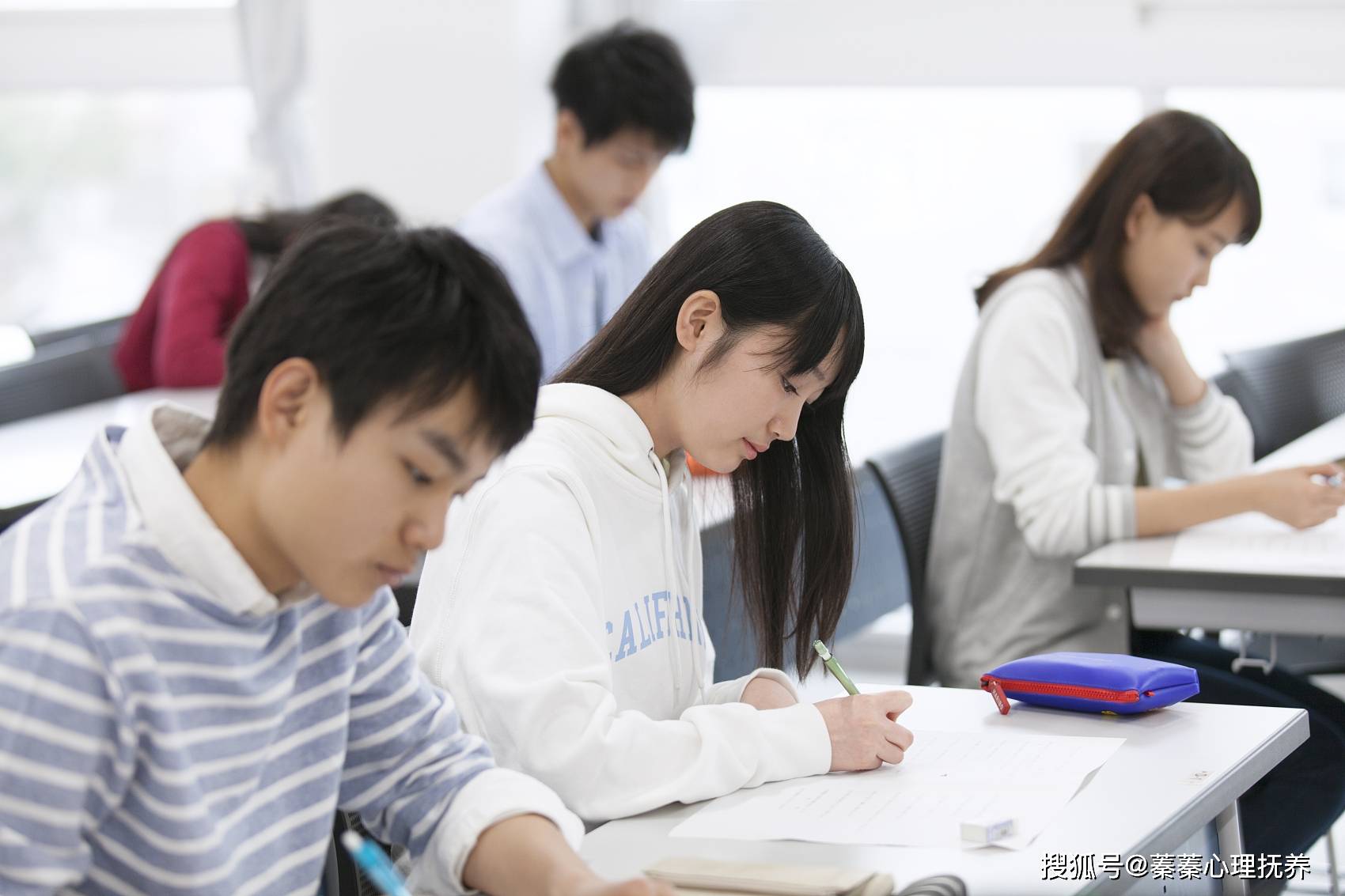 原創初中同學關係比小學狠多了，這6條社交紅線現在不講就晚了