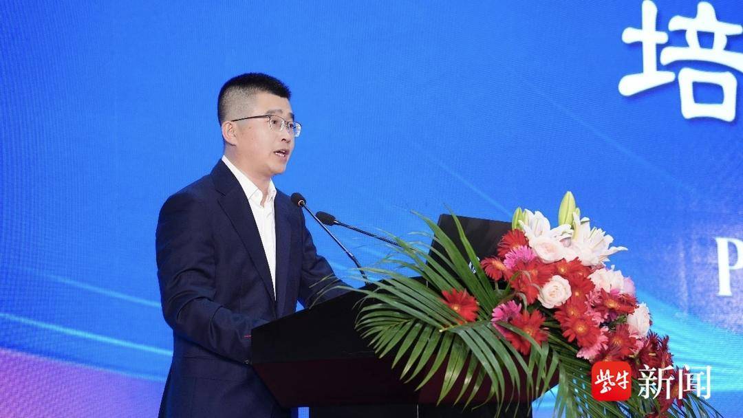 少年對話AI專家！蘇州北美國際高階中學開學典禮開啟AI時代成長新視角