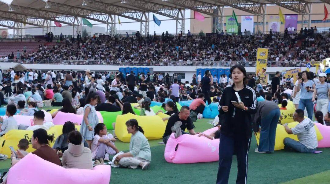 圖集 | 音浪燃鎳都！一起收藏礦冶之聲音樂生活節的滾燙瞬間