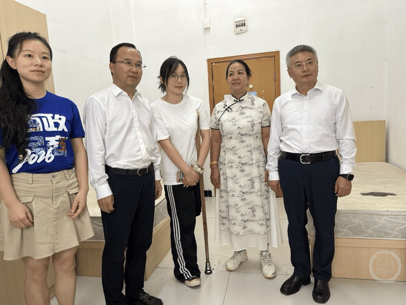 有“專屬生日禮物”，西南政法大學新生集體慶生